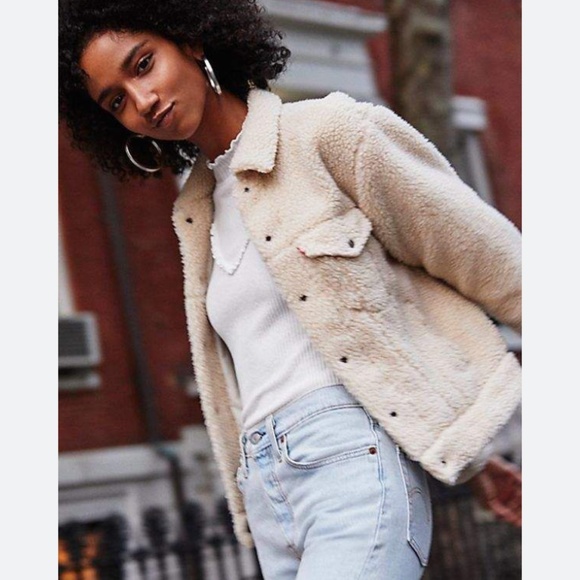 Levi Sherpa Trucker Jacket - Picture 2 of 2